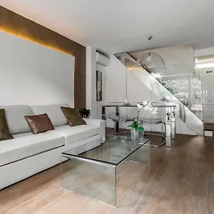 Сasa de vacaciones Independiente De Diseno Con Patio Privado, Madrid
